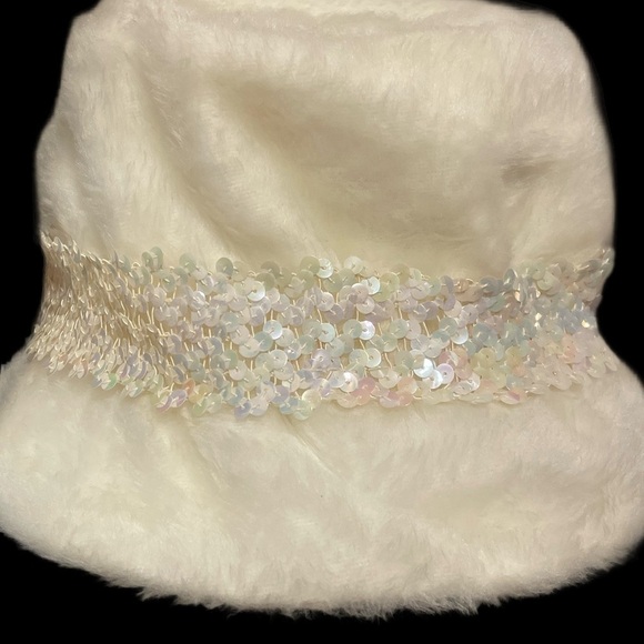 Vintage Dixxon made cream sequins fur bucket hat main image 4